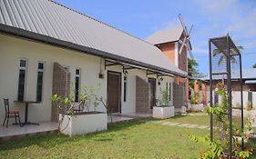 Belukar Lodges Private Homestay